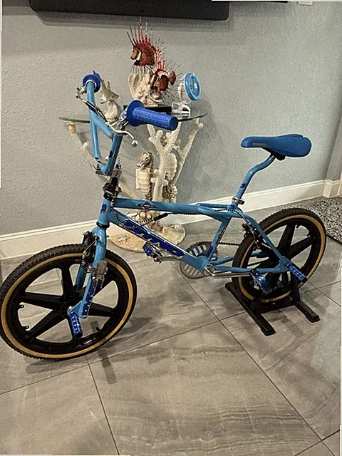 90s Dyno BMX Bike 20 in Blue/Black/Tan Mag Wheels with Pegs