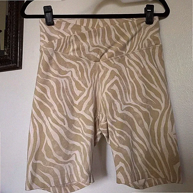 High Rise Crossover Bike Short Women's M Medium Beige Tan Athletic Short