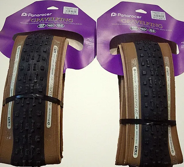 Pair (2) 700c x 35c Panaracer GRAVELKING AC knobby bike tires brown tubeless