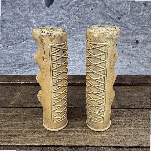 Vintage Ice Cream Cone Grips 60s Cruiser White Balloon Tire NTD Heart Postwar